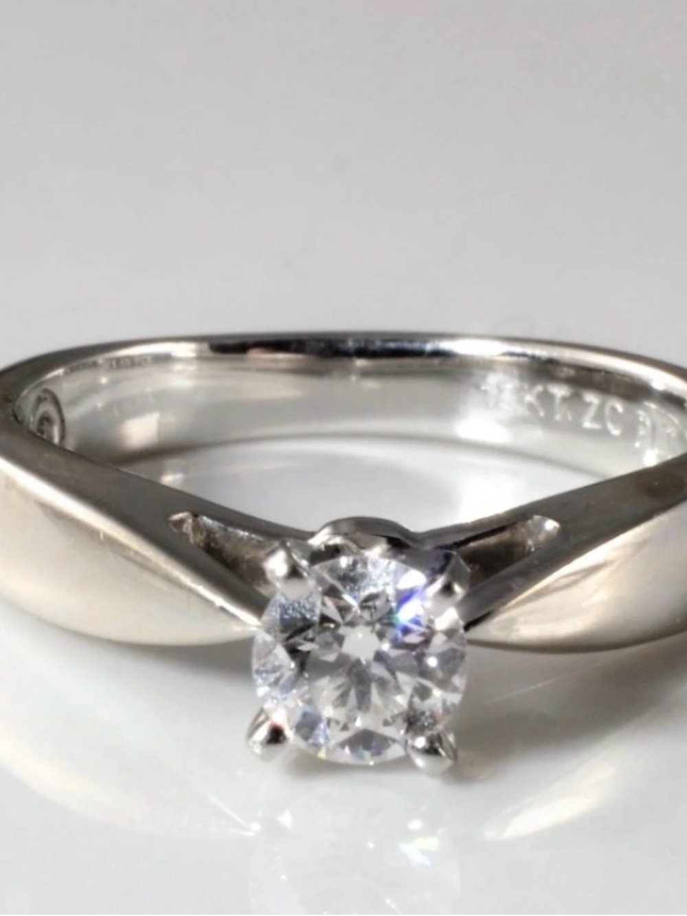 💎 18K Platinum Diamond Wedding Set – Classic Solitaire & Band 💍 Size 8